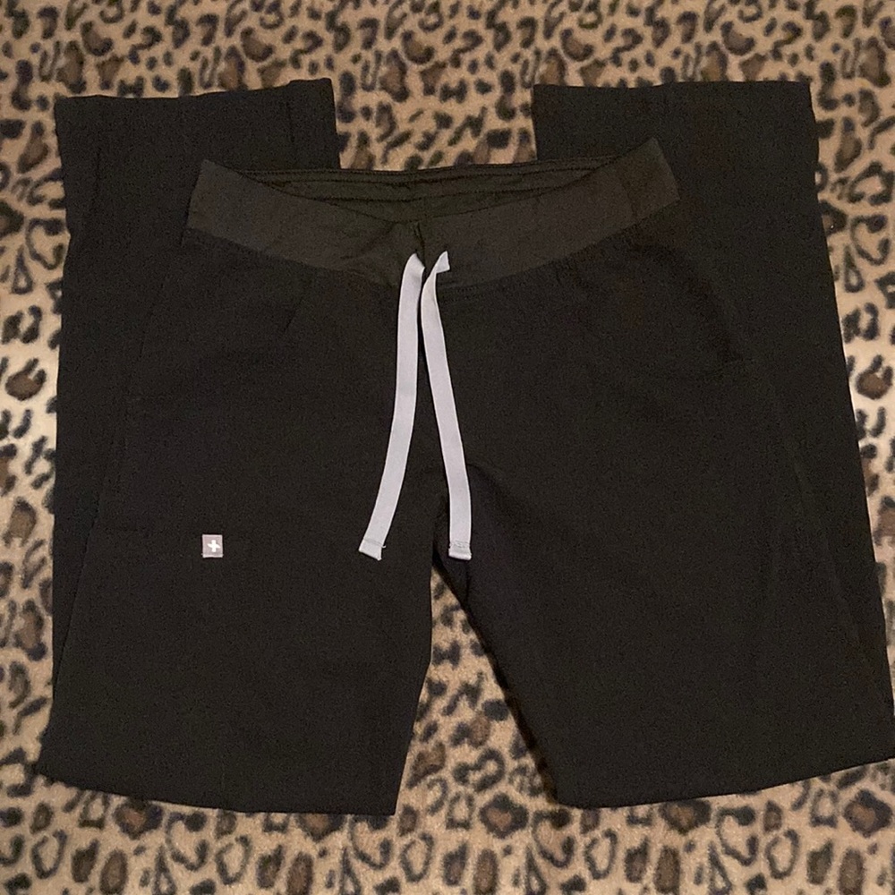 EUC FIGS Scrub Pants Women’s Size XXS Figs Black Scrubs FIGS Kade Cargo Pants